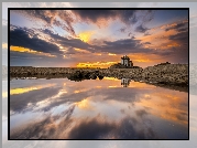 Portugalia, Miramar, Kapliczka, Kościół, Capela do Senhor da Pedra, Morze, Skały, Zachód słońca, Chmury