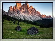 Włochy, Góry, Dolomity, Dolina, Val Gardena, Łąka, Domy