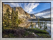 Góry, Snowy Range, Jezioro, Drzewa, Chmury, Odbicie, Wyoming, Stany Zjednoczone