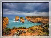 Kolumny wapienne, Dwunastu Apostołów, Klif, Cieśnina Bassa, Morze, Skały, Wybrzeże, Chmury, Park Narodowy Port Campbell, Australia