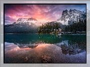 Park Narodowy Yoho, Dom, Most, Jezioro, Emerald Lake, Góry, Drzewa, Prowincja Kolumbia Brytyjska, Kanada