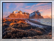 Góry, Góra Vestrahorn, Plaża Stokksnes, Trawa, Chmury, Islandia