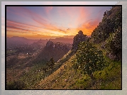 Nowa Zelandia, Region Hawkes Bay, Góry Te Mata Peak, Wzgórza, Góry, Zachód słońca, Drzewa