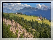 Piramidy ziemne, Ritten, Góry, Alpy, Drzewa, Domy, Kościół, Południowy Tyrol, Włochy