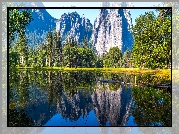 Góry, Drzewa, Jezioro, Odbicie, Park Narodowy Yosemite, Stan Kalifornia, Stany Zjednoczone