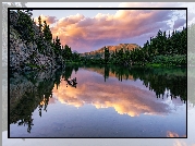 Jezioro, Lost Lake, Przełęcz Cottonwood, Skały, Drzewa, Lasy, Odbicie, Góra, Zachód słońca, Kolorado, Stany Zjednoczone