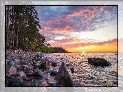 Stany Zjednoczone, Stan Michigan, Marquette, Jezioro, Superior Lake, Kamienie, Las, Drzewa, Zachód słońca