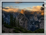 Stany Zjednoczone, Kalifornia, Park Narodowy Yosemite, Punk widokowy, Washburn Point, Góry, Half Dome, Drzewa, Zachód słońca