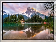 Park Narodowy Yoho, Dom, Most, Jezioro, Emerald Lake, Góry, Drzewa, Kolumbia Brytyjska, Kanada