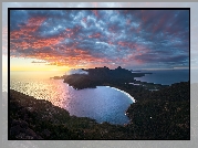 Morze, Skały, Kamienie, Zachód słońca, Chmury, Półwysep Freycineta, Park Narodowy Freycineta, Tasmania, Australia