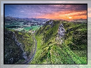 Anglia, Derbyshire, Park Narodowy Peak District, Góry, Przełęcz, Winnats Pass, Wschód słońca