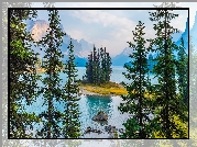 Kanada, Park Narodowy Jasper, Drzewa, Góry, Jezioro, Maligne Lake, Wyspa Spirit Island