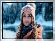 Długowłosa, Kobieta, Makijaż, Czapka, Kurtka, Szal