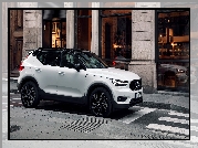 Białe, Volvo XC40