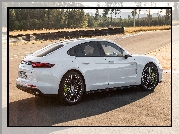 Białe, Porsche Panamera Turbo, Bok